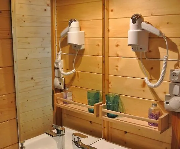 Zakatek Dziewiecsil בקתה *